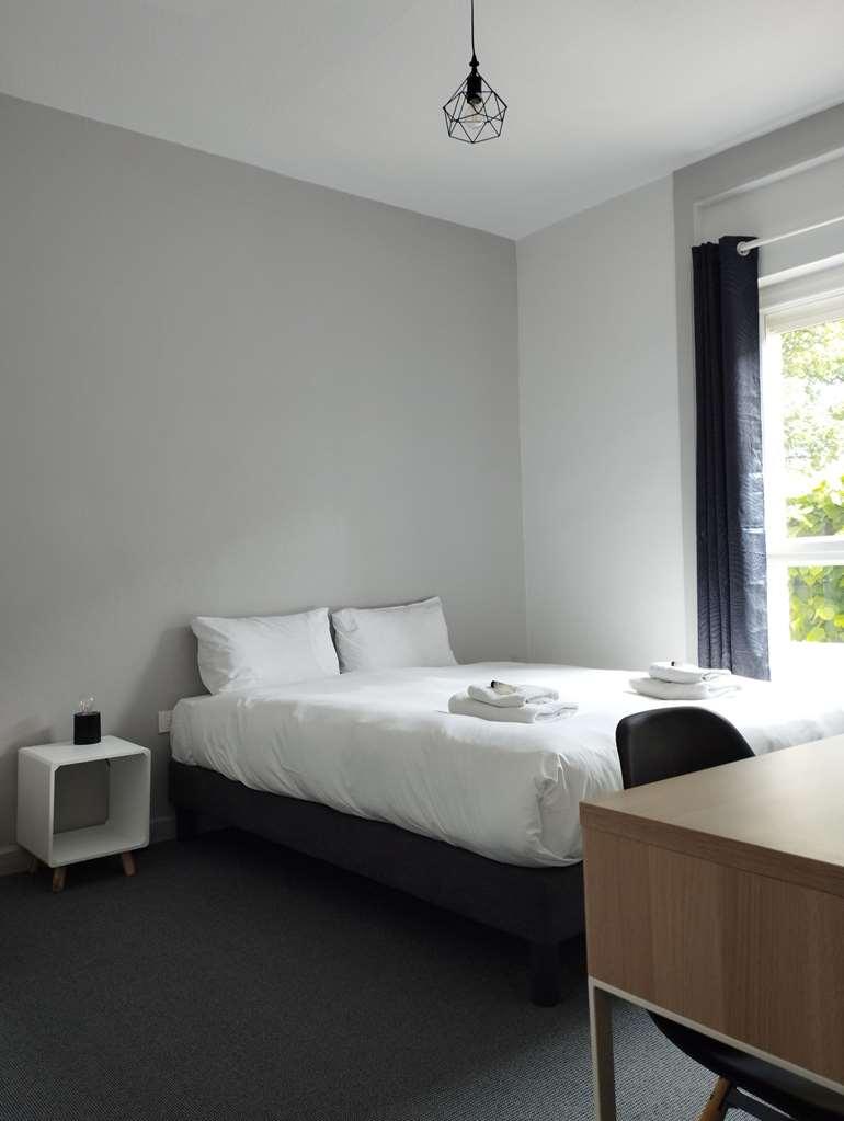 Brit Hotel L'Arrivee Guingamp Rom bilde