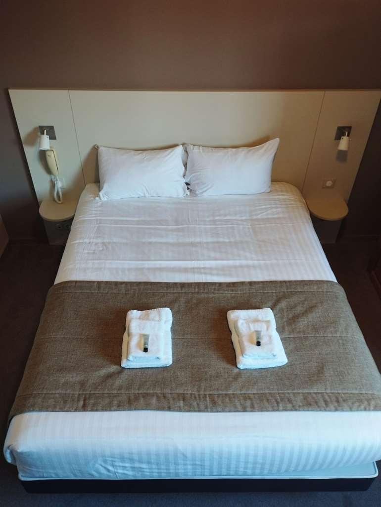 Brit Hotel L'Arrivee Guingamp Rom bilde