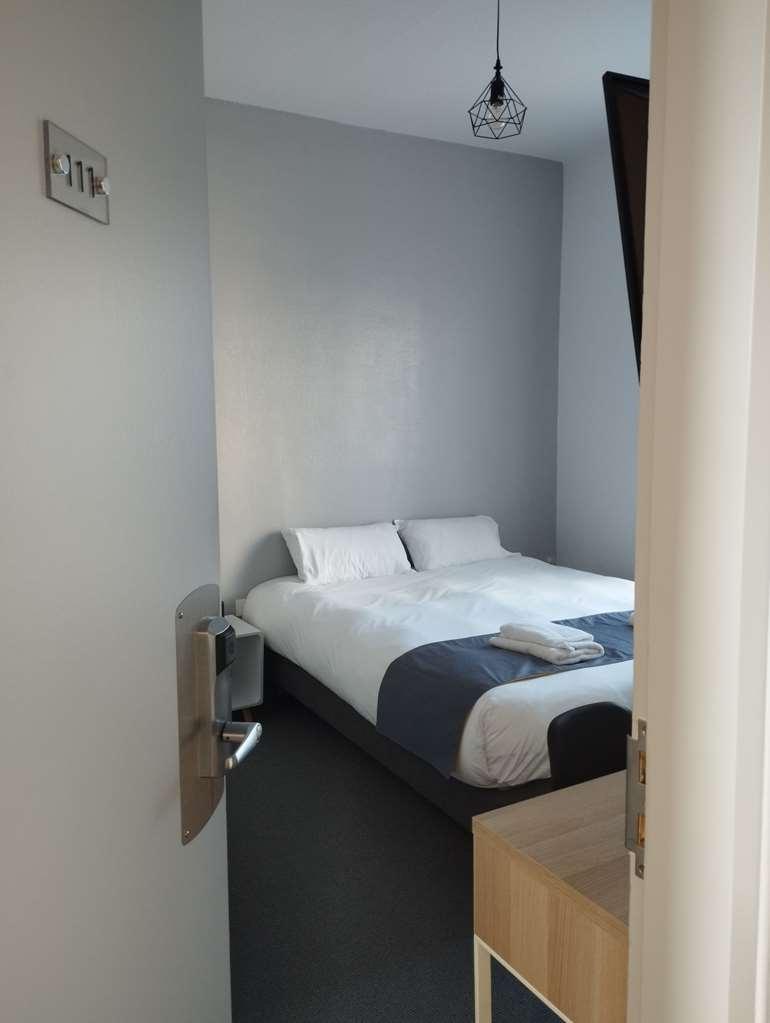 Brit Hotel L'Arrivee Guingamp Rom bilde